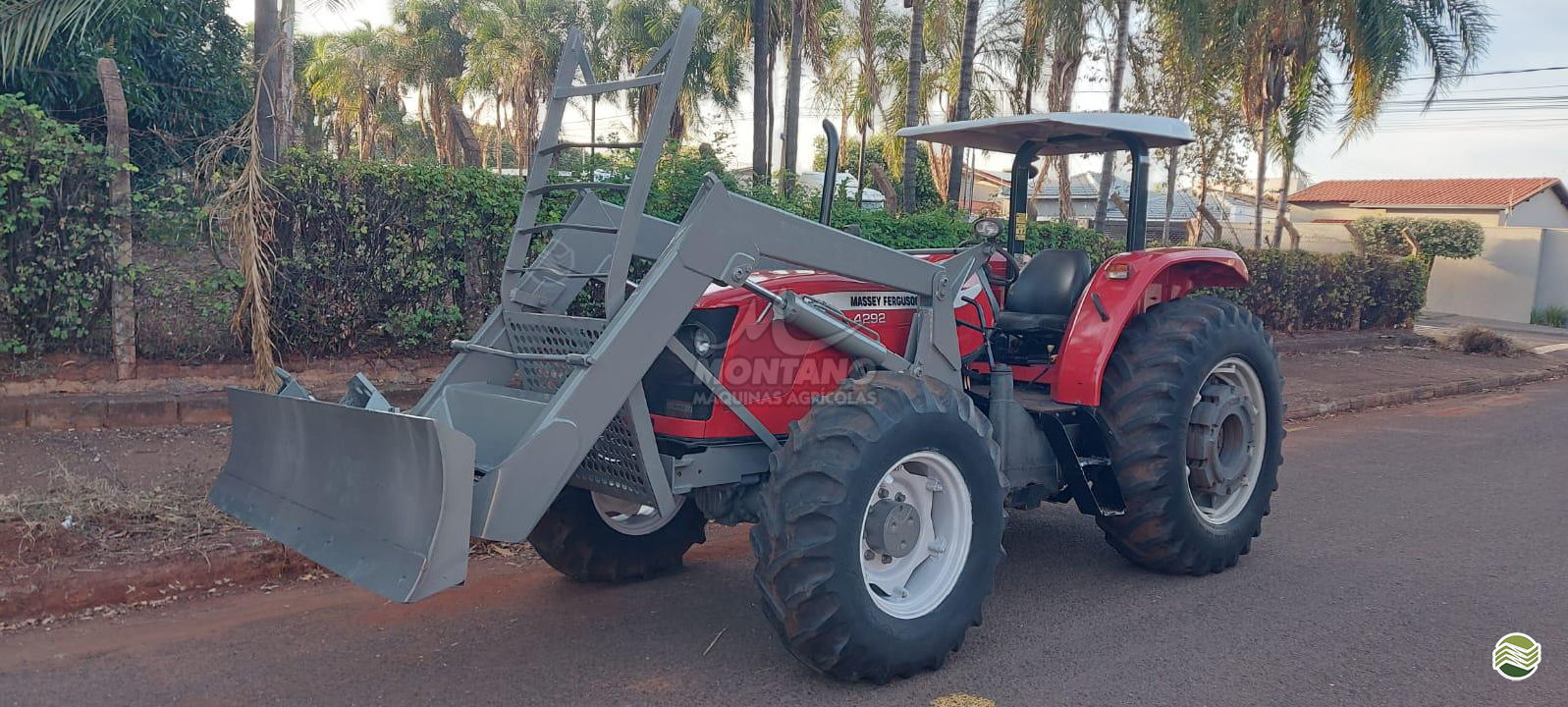TRATOR MASSEY FERGUSON MF 4292 Tração 4x4 Montano Máquinas Agrícolas LAGOA VERMELHA RIO GRANDE DO SUL RS